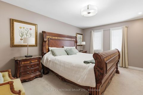 Photo 13 at 366 Amberlee Court, Glenway Estates, Newmarket