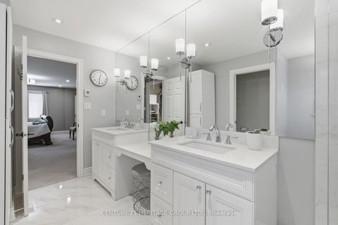Photo 16 at 366 Amberlee Court, Glenway Estates, Newmarket