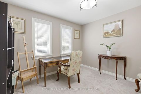 Photo 17 at 366 Amberlee Court, Glenway Estates, Newmarket