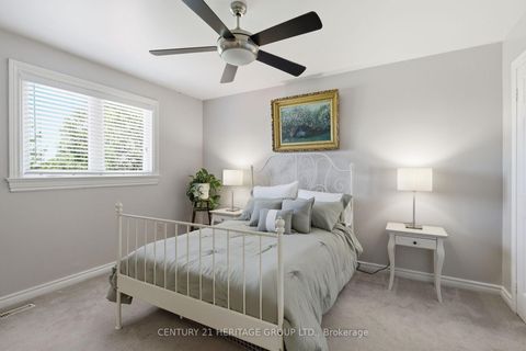 Photo 20 at 366 Amberlee Court, Glenway Estates, Newmarket