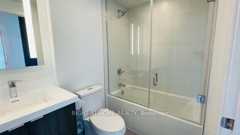 Photo 12 at 1531 - 20 Inn On The Park Drive, Don Mills, Toronto