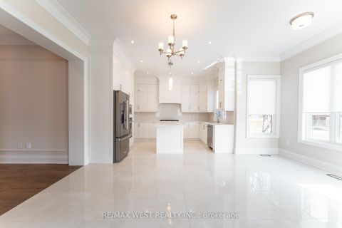 Photo 13 at 119 Jay Street, Maple Leaf, Toronto