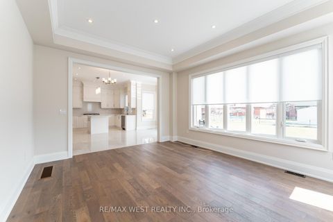 Photo 16 at 119 Jay Street, Maple Leaf, Toronto
