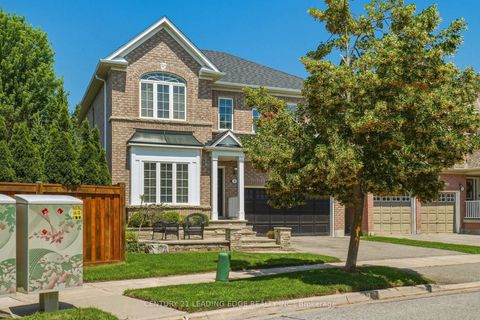 Photo 3 at 8 Haverhill Terrace, Bayview Wellington, Aurora