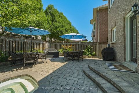 Photo 4 at 8 Haverhill Terrace, Bayview Wellington, Aurora