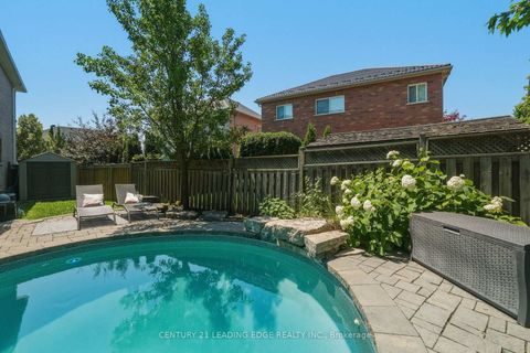 Photo 7 at 8 Haverhill Terrace, Bayview Wellington, Aurora