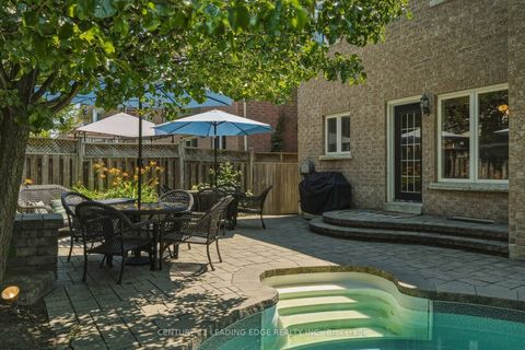 Photo 8 at 8 Haverhill Terrace, Bayview Wellington, Aurora