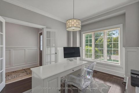 Photo 11 at 8 Haverhill Terrace, Bayview Wellington, Aurora