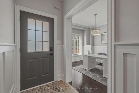 Photo 12 at 8 Haverhill Terrace, Bayview Wellington, Aurora