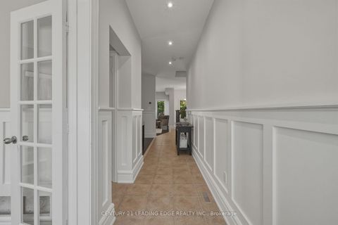 Photo 13 at 8 Haverhill Terrace, Bayview Wellington, Aurora