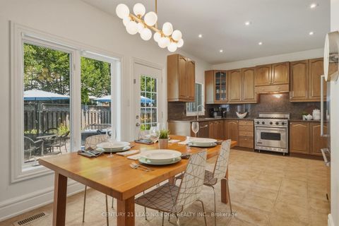 Photo 23 at 8 Haverhill Terrace, Bayview Wellington, Aurora
