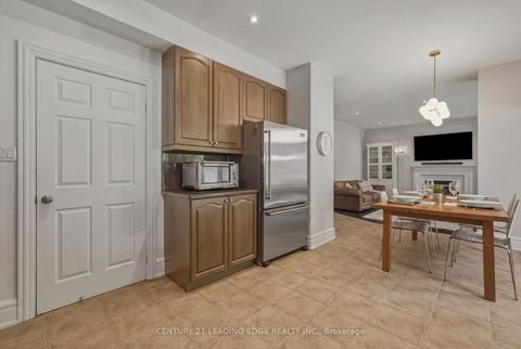 Photo 26 at 8 Haverhill Terrace, Bayview Wellington, Aurora