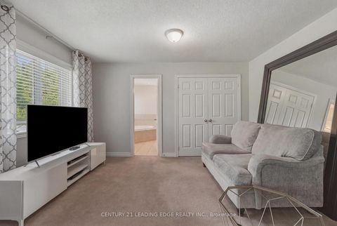 Photo 34 at 8 Haverhill Terrace, Bayview Wellington, Aurora