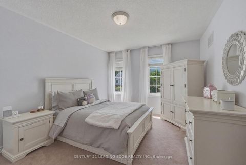 Photo 36 at 8 Haverhill Terrace, Bayview Wellington, Aurora