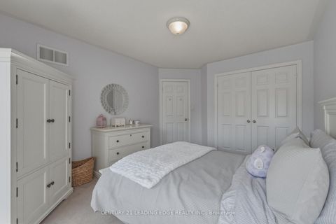 Photo 37 at 8 Haverhill Terrace, Bayview Wellington, Aurora