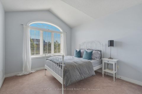 Photo 38 at 8 Haverhill Terrace, Bayview Wellington, Aurora