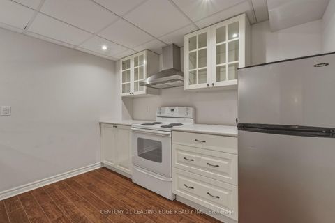 Photo 45 at 8 Haverhill Terrace, Bayview Wellington, Aurora