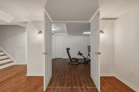 Photo 49 at 8 Haverhill Terrace, Bayview Wellington, Aurora