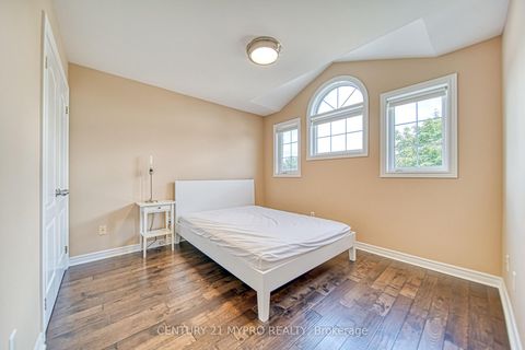 Photo 28 at 98 Leyburn Avenue, Westbrook, Richmond Hill