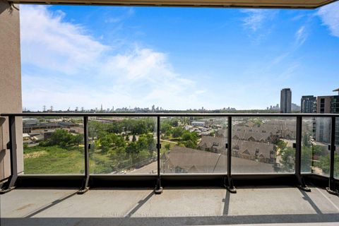 Photo 5 at 913 - 160 Vanderhoof Avenue, Thorncliffe Park, Toronto