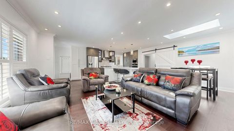 Photo 7 at 555 McCowan Road, Bendale, Toronto