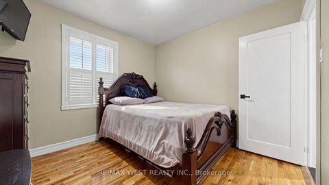 Photo 22 at 555 McCowan Road, Bendale, Toronto