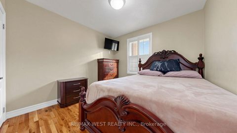Photo 23 at 555 McCowan Road, Bendale, Toronto