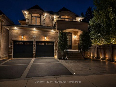 Photo 2 at 107 Hailsham Court, Vellore Village, Vaughan
