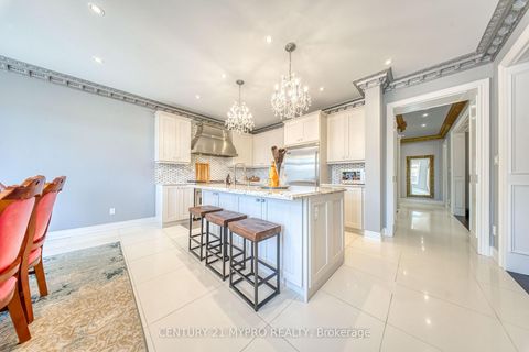 Photo 11 at 107 Hailsham Court, Vellore Village, Vaughan