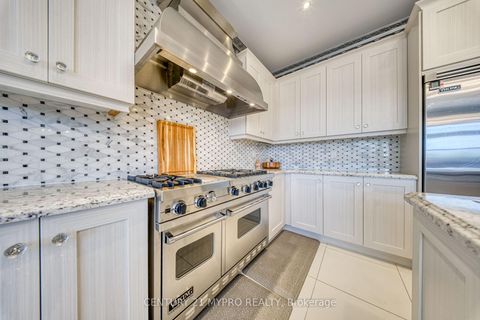 Photo 12 at 107 Hailsham Court, Vellore Village, Vaughan