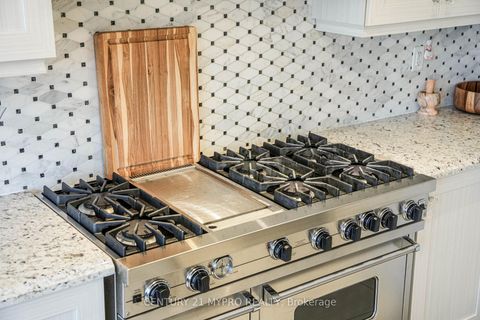 Photo 13 at 107 Hailsham Court, Vellore Village, Vaughan