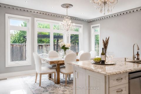 Photo 14 at 107 Hailsham Court, Vellore Village, Vaughan