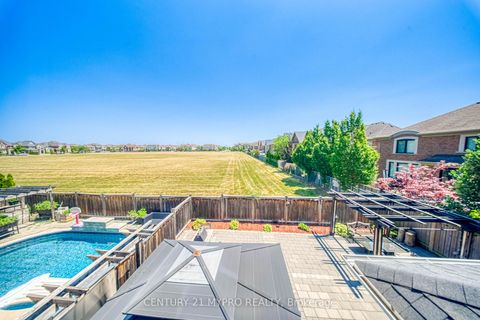 Photo 25 at 107 Hailsham Court, Vellore Village, Vaughan