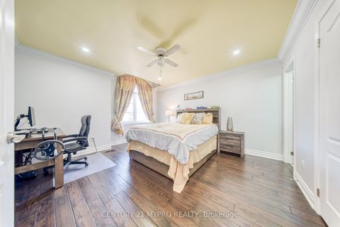 Photo 35 at 107 Hailsham Court, Vellore Village, Vaughan