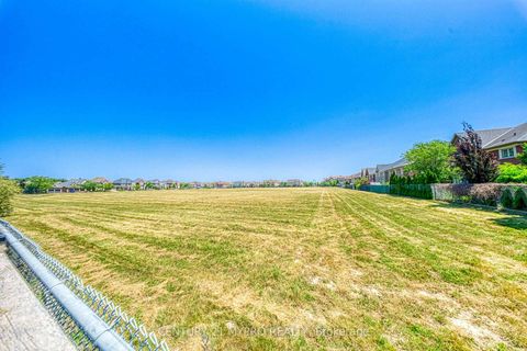 Photo 41 at 107 Hailsham Court, Vellore Village, Vaughan