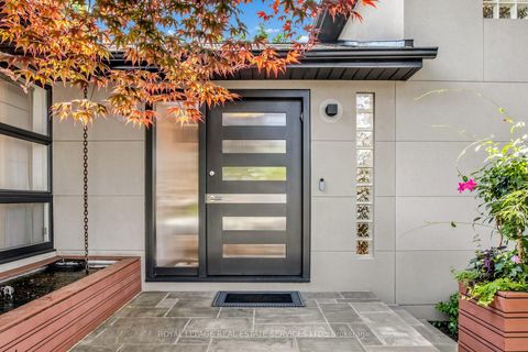 Photo 1 at 45 HOPPERTON Drive, Windfields, Toronto