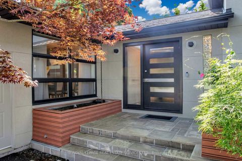 Photo 2 at 45 HOPPERTON Drive, Windfields, Toronto