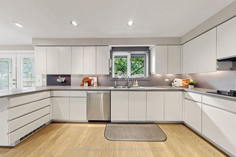 Photo 7 at 45 HOPPERTON Drive, Windfields, Toronto