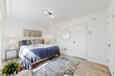 Photo 14 at 45 HOPPERTON Drive, Windfields, Toronto
