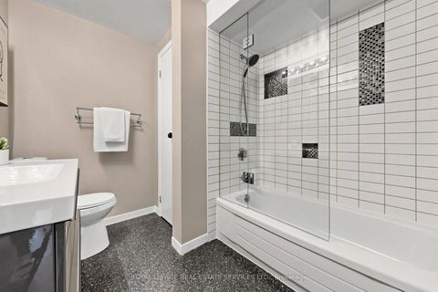 Photo 19 at 45 HOPPERTON Drive, Windfields, Toronto