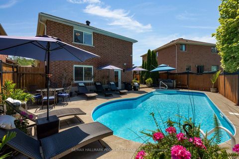 Photo 1 at 52 Summerset Drive, Ardagh, Barrie