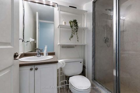 Photo 9 at 310 - 18 Spring Garden Avenue, Willowdale East, Toronto