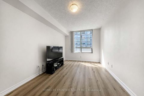 Photo 13 at 310 - 18 Spring Garden Avenue, Willowdale East, Toronto
