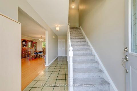 Photo 11 at 256 Wellesworth Drive, West Deane, Toronto