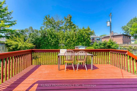 Photo 26 at 256 Wellesworth Drive, West Deane, Toronto