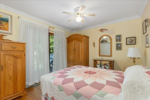 Photo 11 at 2 Corbett Crescent, Aurora Highlands, Aurora