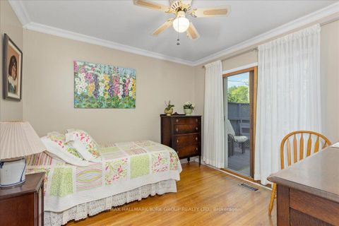 Photo 14 at 2 Corbett Crescent, Aurora Highlands, Aurora