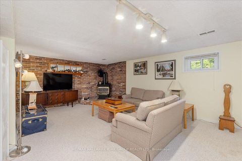 Photo 15 at 2 Corbett Crescent, Aurora Highlands, Aurora