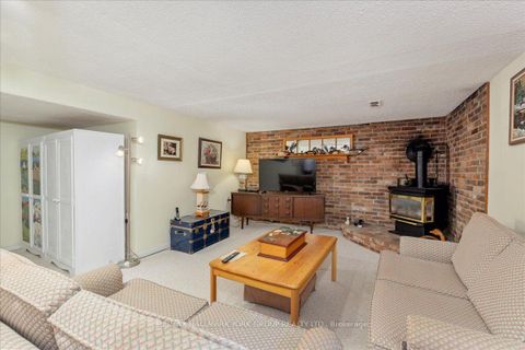 Photo 16 at 2 Corbett Crescent, Aurora Highlands, Aurora