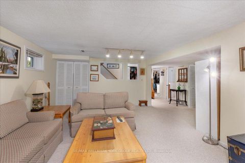 Photo 17 at 2 Corbett Crescent, Aurora Highlands, Aurora